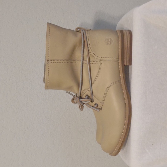 Timberland Shoes - Timberland Earthkeepers Lace Ankle Boots in Tan. Size 7.5M. Anti-Fatigue Soles.
